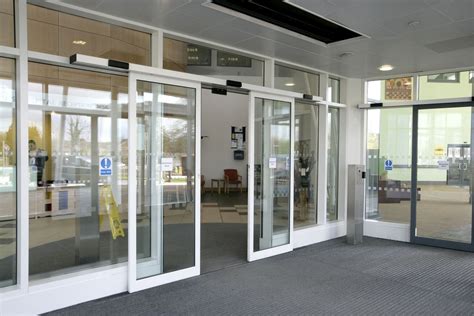 GEZE automatic doors for the John Radcliffe Hospital | GEZE