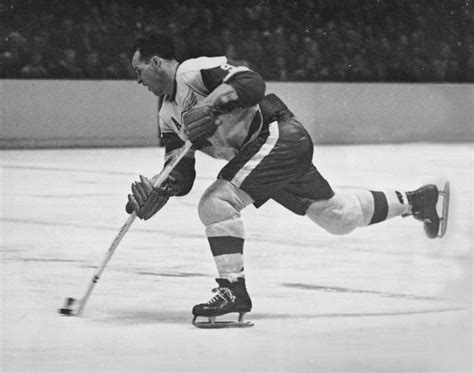 Hockey legend Gordie Howe passes away at age 88 - 680 NEWS