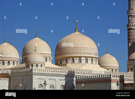 Al Saleh Mosque, Great Mosque of Sana'a, Yemen Stock Photo - Alamy