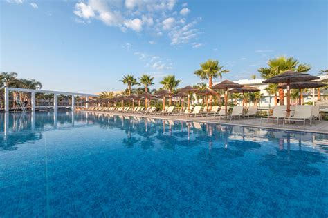 Main Pool – Blue Lagoon Resort