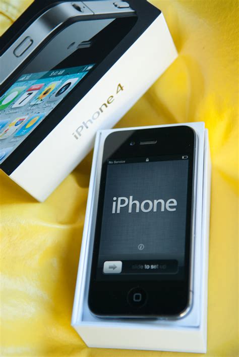 heygreenie: Apple iPhone 4 - 32GB - Black (AT&T) Smartphone