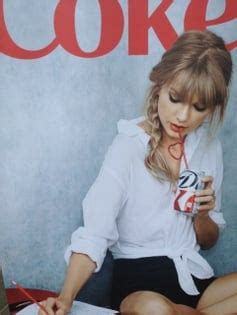 El camarero llegada Cordero taylor swift coca cola commercial lógica ...