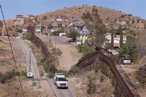 In immigration news: GOP's shift on reform, Arizona border residents' perspective, officer ...