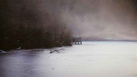 Fog and Frozen Lake Landscape · Free Stock Photo