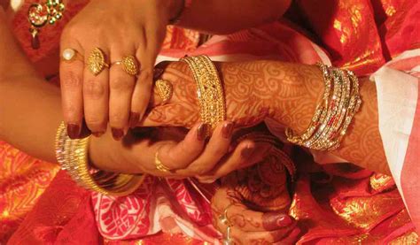 Tamil woman marries Bangladeshi girl in traditional Hindu marriage-Telangana Today