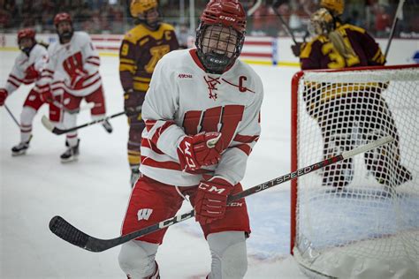 Wisconsin topples Minnesota women's hockey in pivotal Game 2 | NCAA.com