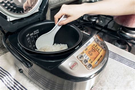 Zojirushi Rice Cooker Review: Professional Rice—for a Price