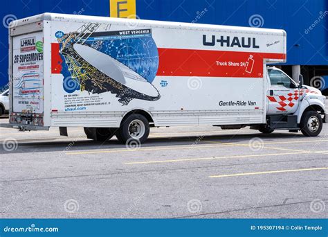 U-Haul Rental Truck in Parking Lot Editorial Stock Image - Image of ...