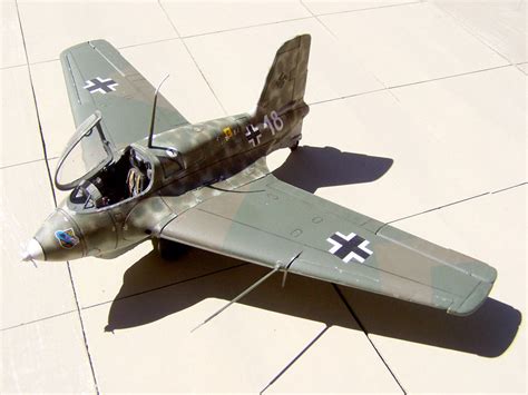 Messerschmitt Me 163 Komet - FineScale Modeler - Essential magazine for scale model builders ...