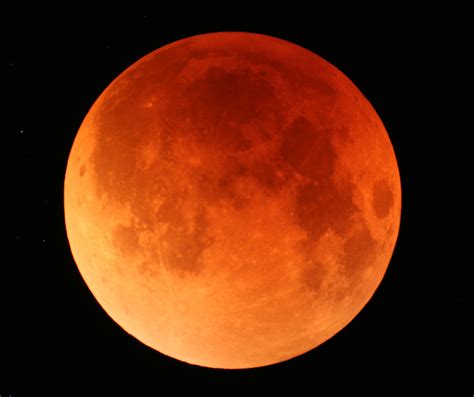 A blood moon rising tonight (photos + video) | protothemanews.com