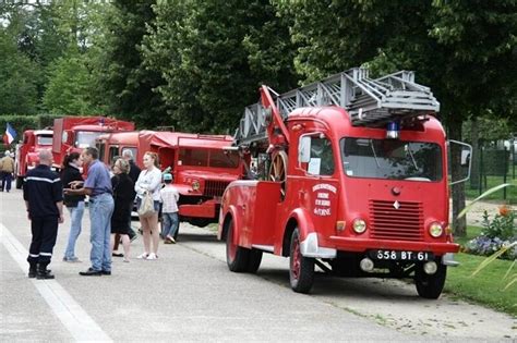 L’exposition de vieux camions de pompiers a du succès à Alençon ...