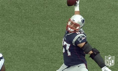 Gronk Spike GIFs - Find & Share on GIPHY