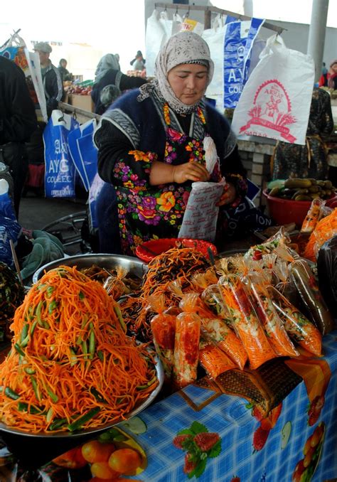 Salad Bags | In the sprawling eastern town of Fergana, marke… | Flickr