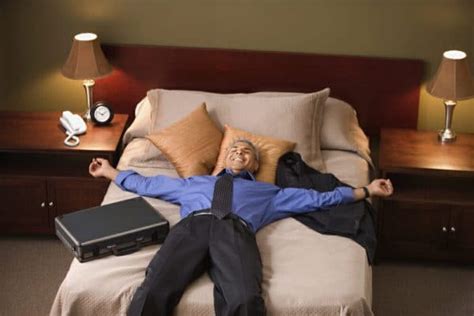 How to Get a Good Night's Sleep in a Hotel | HealthStatus