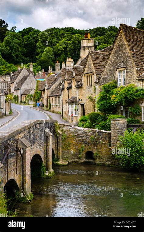 Castle combe cotswolds hi-res stock photography and images - Alamy