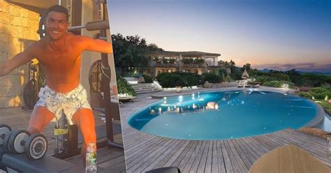 look. Take a look inside the exclusive villa of Cristiano Ronaldo, who dazzles with his vigorous ...