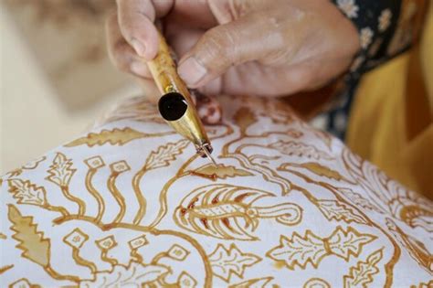 What is Batik Printing | Batik Printing Technique - Textile Learner