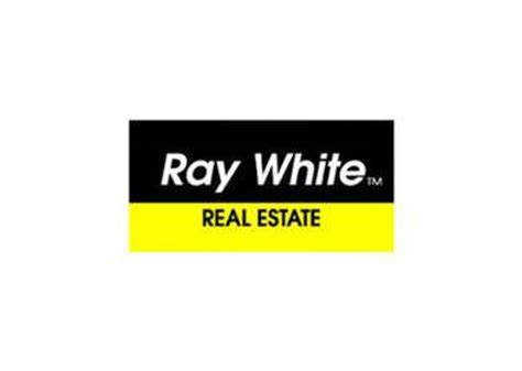 Raywhite - Real Photo