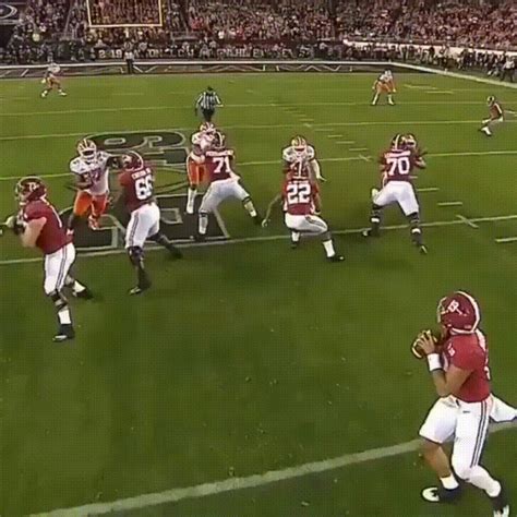 Ref in the CFP National Championship dodges a bullet : r/sports