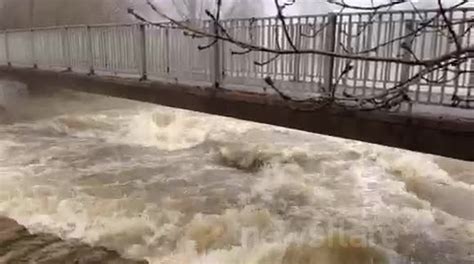 Car trapped in flood in St Neots. - Buy, Sell or Upload Video Content ...