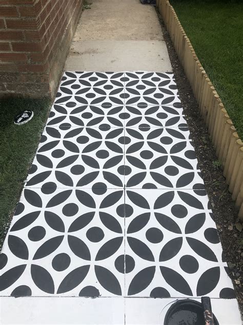 How to stencil a concrete patio or path in your garden... - I am Hayley Stuart