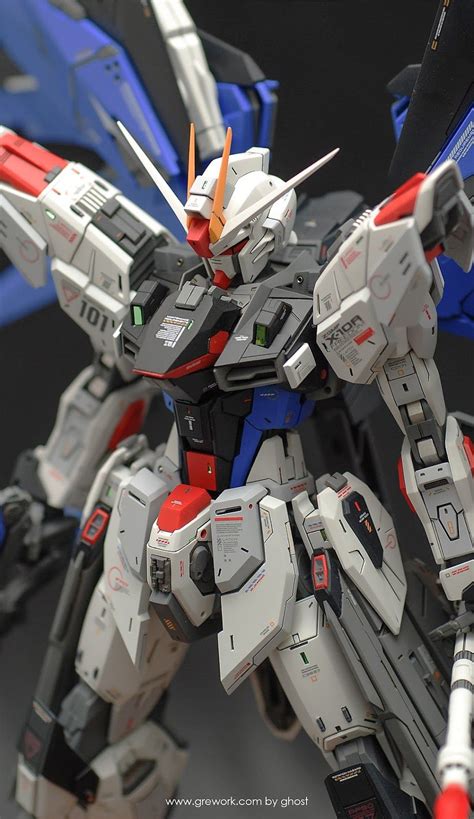 Custom Build: MG 1/100 Freedom Gundam Ver. 2.0 [Detailed]