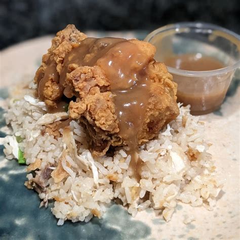 Jollibee Chickenjoy Rice inspired by the viral KFC Chicken Rice : r/FoodPorn