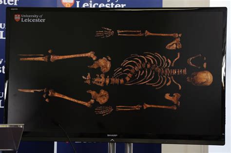 King Richard III skeleton found in parking lot - Photo 1 - Pictures ...