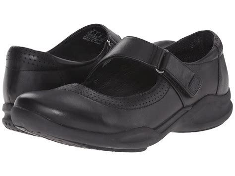 Clarks Wave Wish (black Leather) Women's Shoes - Lyst