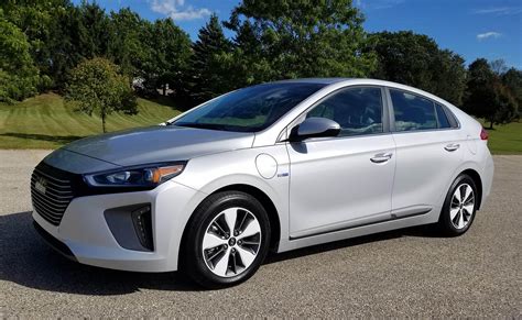 2019 Hyundai Ioniq Plug-In Hybrid Limited Review | WUWM