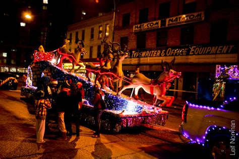 Santa Claus Parade Winnipeg, Nov 12 2011 – Leif Norman photographer