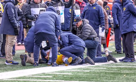 Michigan football RB Blake Corum injured vs. Illinois