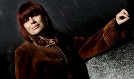 Divinyls Singer DEAD: Chrissy Amphlett DEATH SHOCKS Music World: “I ...