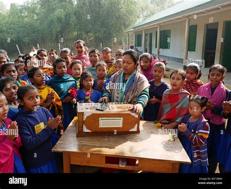 Bangladesh school building hi-res stock photography and images - Alamy