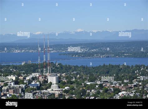 View of Seattle and its surrounding areas from the Observation Deck ...