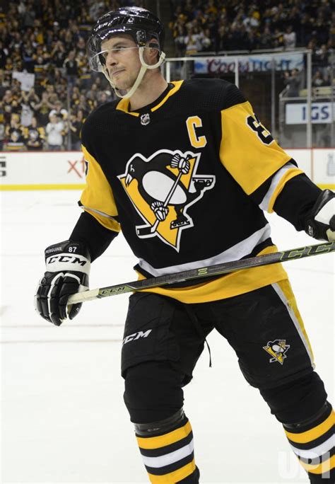 Photo: Pittsburgh Penguins Sidney Crosby Reaches 100th Point for Season - PIT2019040608 - UPI.com