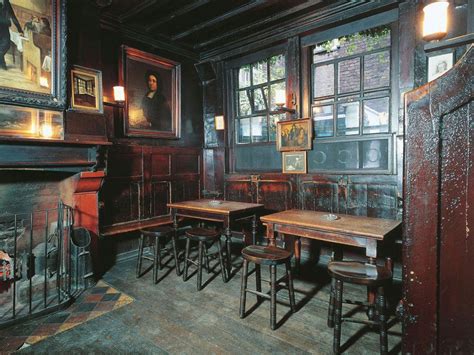 los-pubs-más-antiguos-de-londres-Ye-Olde-Cheshire-Cheese-interior - La ...