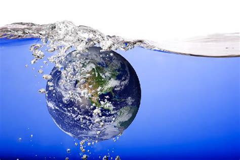 Con tanta agua en el mundo, y en futuro no se va poder consumir