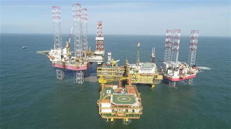 China's Largest Offshore Oil Field Starts Electricity Generation