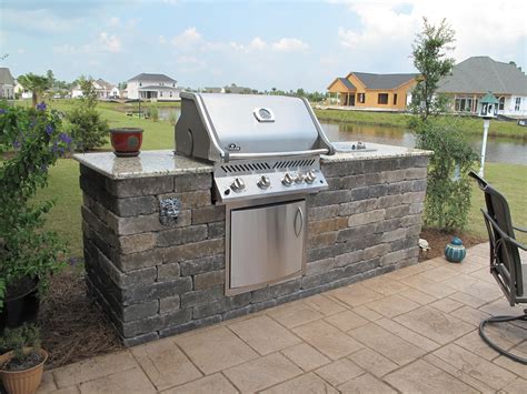 BBQ Islands Contractor | Denver Custom Outdoor Kitchen Masonry | Reforma