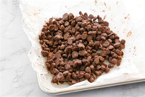 Chocolate-Covered Raisins Recipe