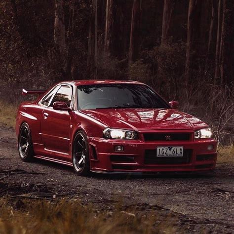 Precioso GTR rojo vía @skylinegoals | ClubJapo. Portal de coches japoneses | Nissan gtr skyline ...