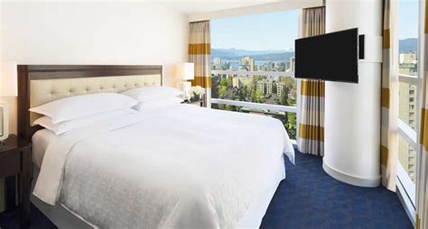 Sheraton Vancouver Wall Centre - Canada Holidays : Canada Holidays