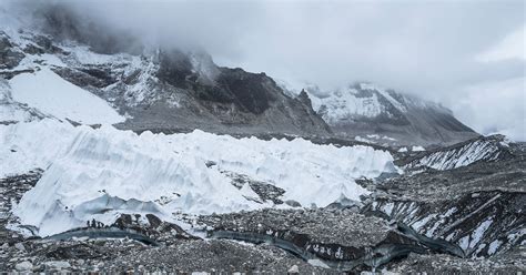 Rising Temperatures Ravage the Himalayas, Rapidly Shrinking Its Glaciers - The New York Times