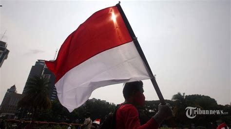 10 Contoh Pengamalan Sila Ketiga Pancasila, Berbunyi: Persatuan Indonesia - TribunNews.com