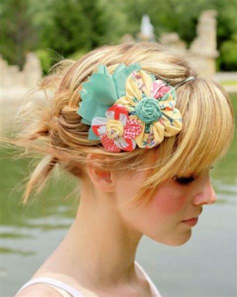 9 Stylish Floral Hair Accessories For This Summer - Styleoholic