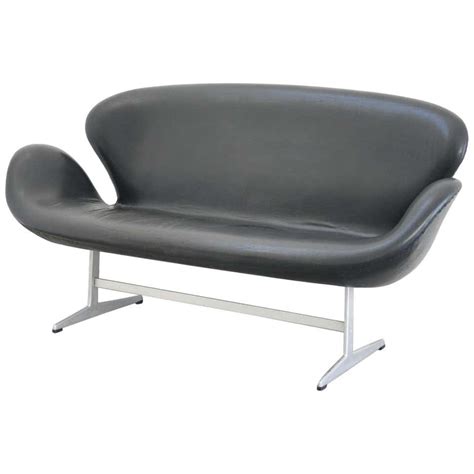 Arne Jacobsen Furniture - 833 For Sale at 1stDibs | arne jacobsen chair ...