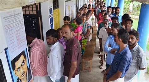 71.7 per cent polling in Kerala, EVM snags disrupt voting | India News ...