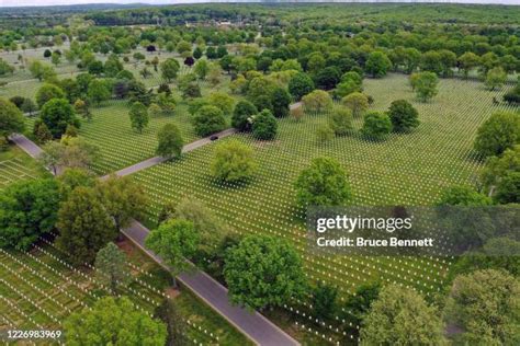 Long Island National Cemetery Photos and Premium High Res Pictures ...