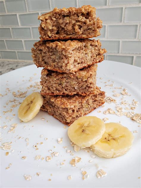 Banana Oatmeal Breakfast bars - Three Chicks and a Whisk